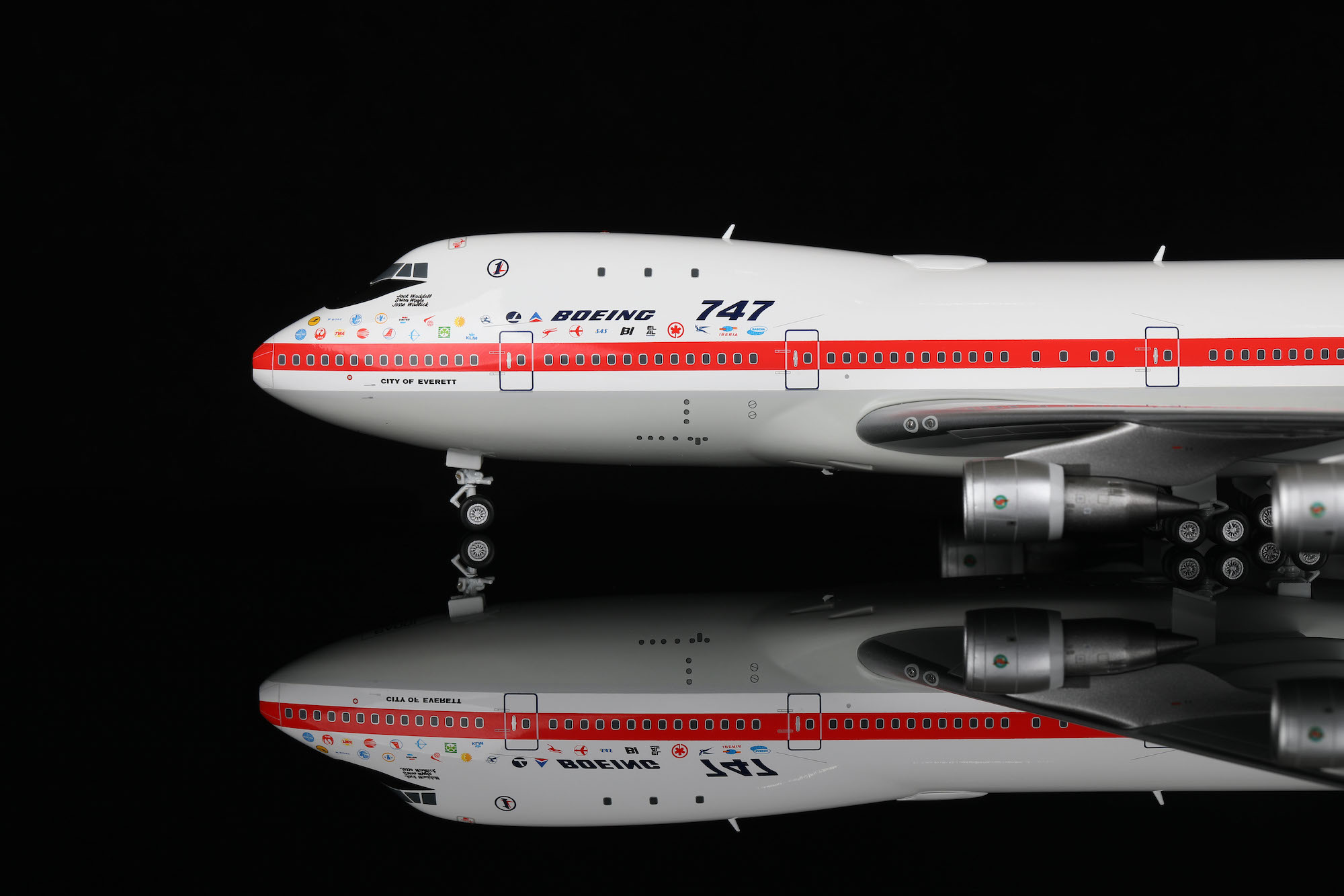 SQ Wings 1:200 Singapore Airlines Boeing B747-400 Diecast